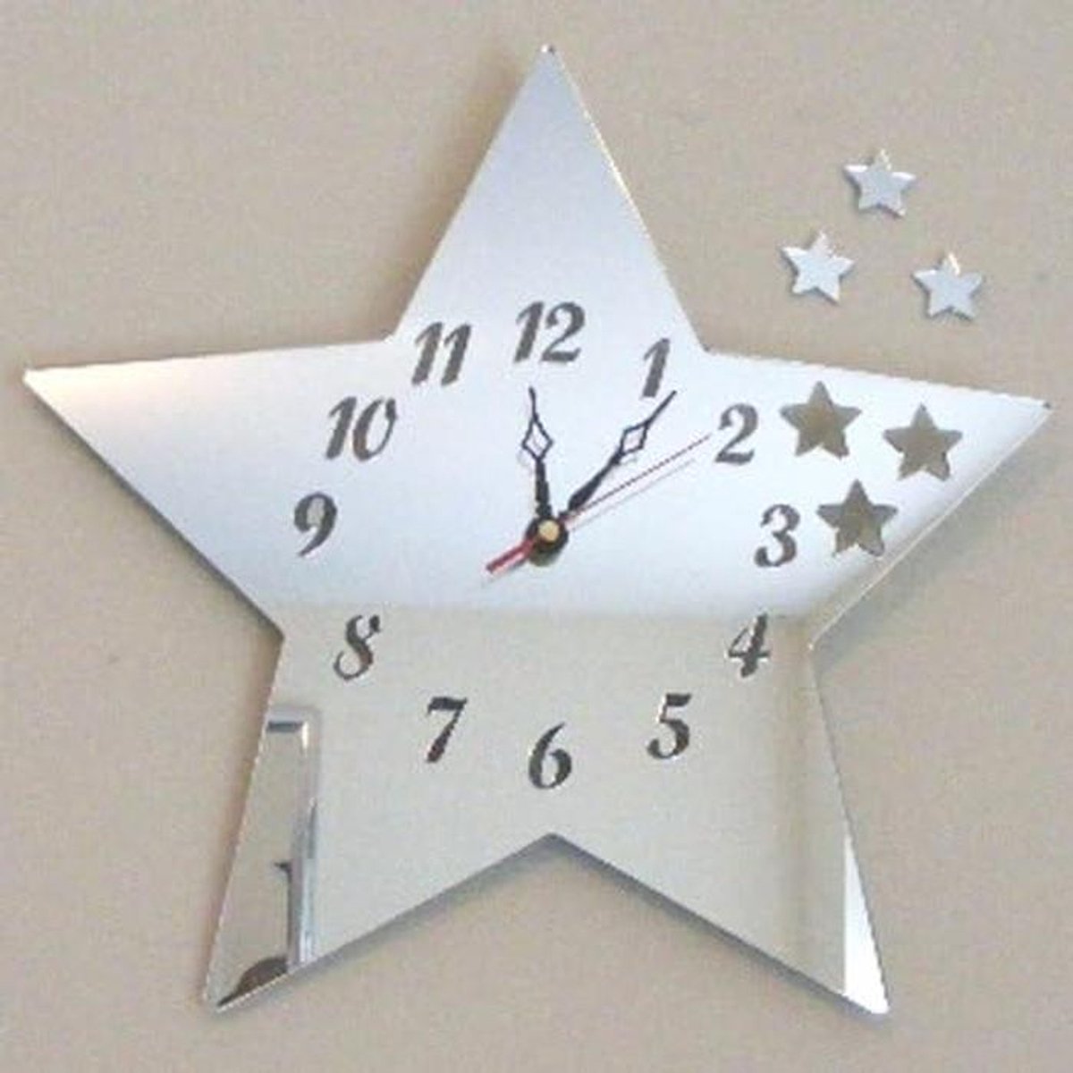 Ster Klok Spiegel - Wandklok Modern - Woonkamer Decoratie - Stille Uurwerk - 35x35cm - Zilver