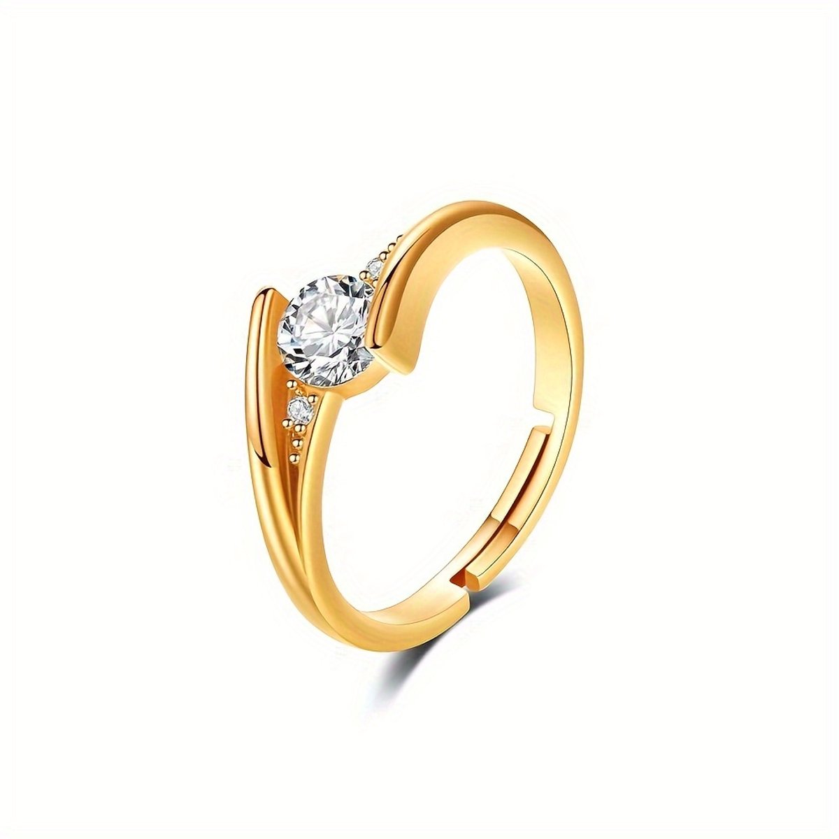 Sjika - Goudkleurige Verstelbare Ring met Zirkonia – Elegante Damesring – Minimalistisch Design – Fashion Jewelry - Cadeau voor haar