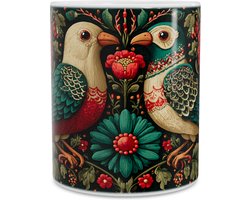 Mok met twee decoratieve vogels en kleurrijke bloemen, Scandinavische folk art stijl in rood en groen, vintage illustratie voor de koffieliefhebber, opvallende koffiemok cadeau
