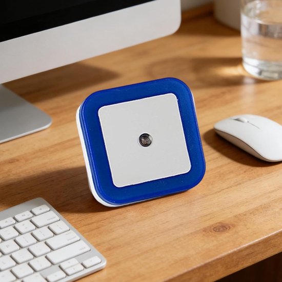 Nachtlampjes Stopcontact - Automatisch Aan - Veilige Verlichting - Schemer sensor - 4 x 7 cm - Blauw — afbeelding 2