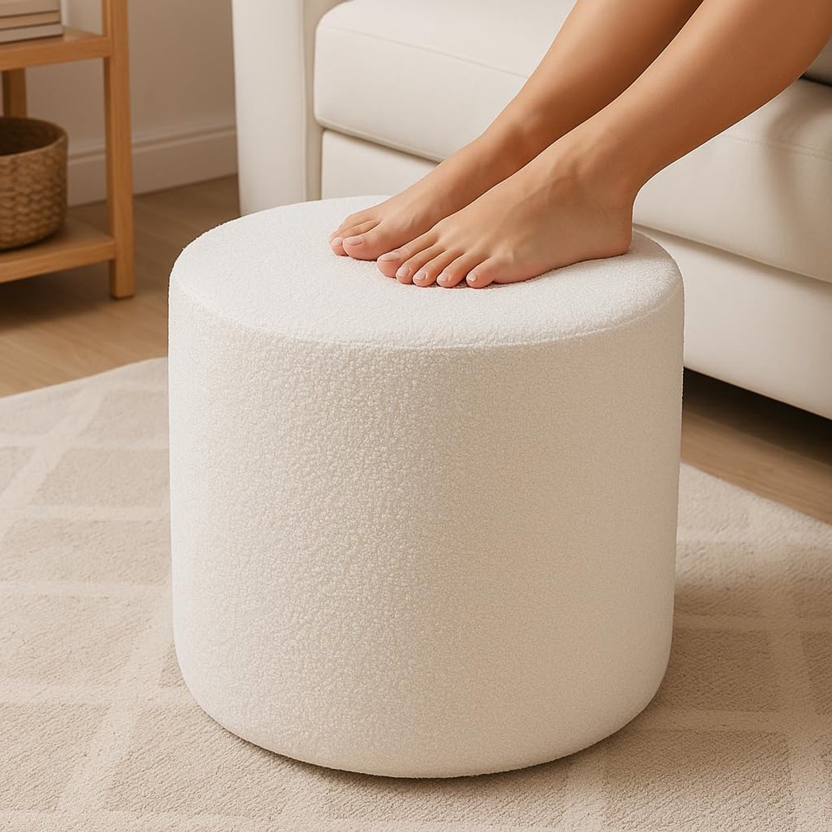 Ronde Poef - Voetenbankje Zacht - Ontspannen Zitten - Comfortabel Schuim Gevuld - 43x43x36 cm - Wit