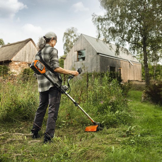 Husqvarna 220iR Inclusief B140 Accu En 40-C80 Lader van Merkloos	 — afbeelding 5