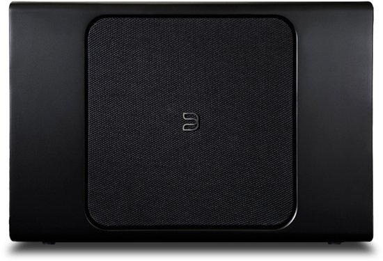 Zwarte Bluesound Pulse Sub+ subwoofer met een rooster en logo aan de voorzijde.