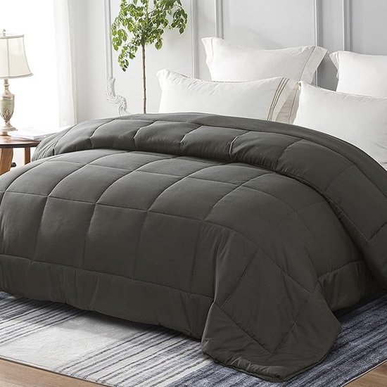 All-season dekbed 220x240 cm in donkergrijs, ademend en zacht microvezel