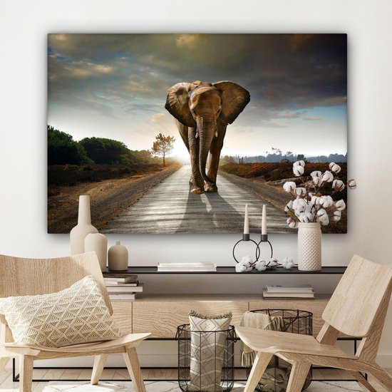 OneMillionCanvasses - Toile - Éléphant - Route - Arbres - Décoration murale - 140x90 cm - Peinture sur toile - Toile sur toile