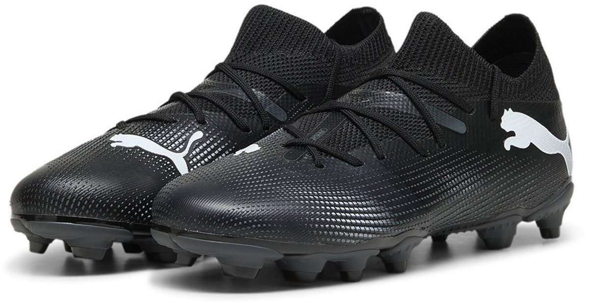 Zwarte Puma Future 7 Match FG/AG voetbalschoenen, EU 28, met elastische knit en ondersteunende TAPE voor optimale pasvorm.