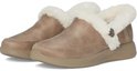Paar taupe pantoffels met witte, fluffy voering en een knoopdetail.