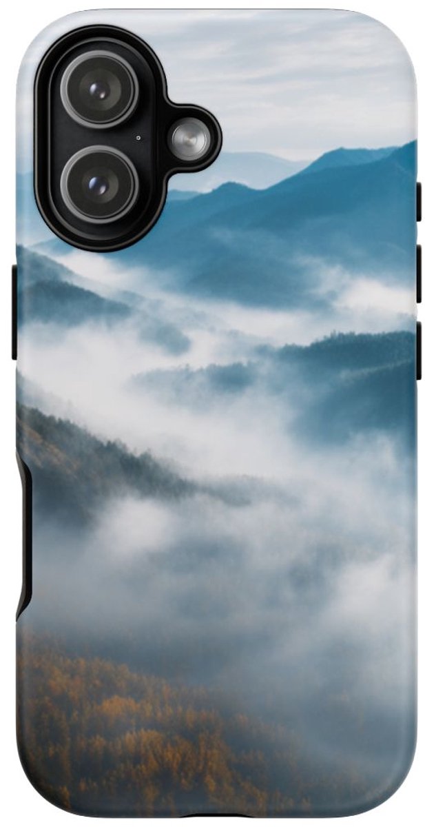 Mysterieus Berglandschap met Mist – Telefoonhoesje Geschikt voor iPhone 17