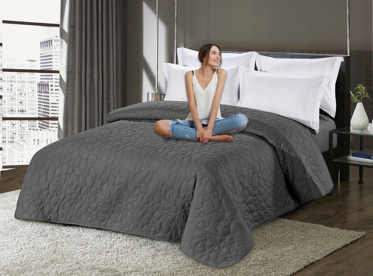Nicolette geruite sprei 220x240cm - Elegante gewatteerde plaid van microvezel