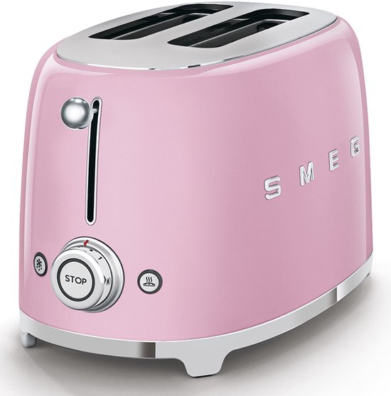 Roze SMEG broodrooster met zilverkleurige details en bedieningsknop.