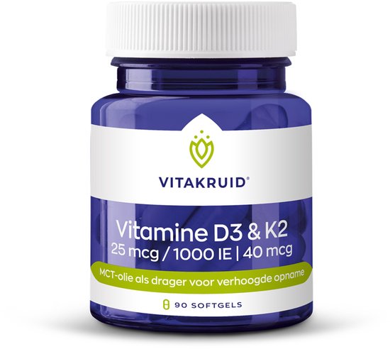 Donkerblauwe pot met witte dop, Vitakruid logo, met 'Vitamine D3 & K2 25 mcg / 1000 IE | 40 mcg MCT-olie als drager voor verhoogde opname 90 softgels'.