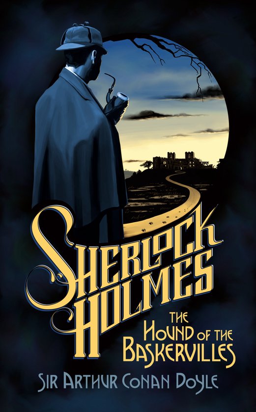 Boekomslag: Sherlock Holmes, The Hound of the Baskervilles, Sir Arthur Conan Doyle. Een silhouet van Holmes met pijp en cape, een landschap met kasteel en hondenpootjes.