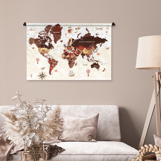 Tapisserie Cartes du mondeIllustrations de Noël - Wereldkaart avec noms de pays et diverses illustrations aux couleurs rouge foncé et marron Tapisserie coton 90x60 cm - Tapisserie avec photo