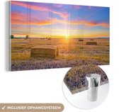 MuchoWow® Glasschilderij 80x40 cm - Schilderij acrylglas - Stro - Zon - Lucht - Landschap - Foto op glas - Schilderijen
