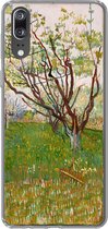 Geschikt voor Huawei P20 hoesje - Bloeiende boomgaard - Vincent van Gogh - Siliconen Telefoonhoesje