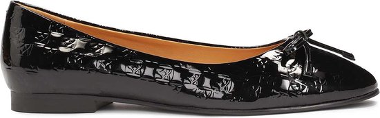 Lacquered ballerinas with rounded nose