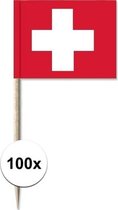 100x Cocktailprikkers Zwitserland 8 cm vlaggetje landen decoratie - Houten spiesjes met papieren vlaggetje - Wegwerp prikkertjes
