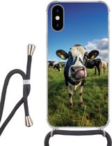 Telefoonhoesje Geschikt voor iPhone X - Koe - Tong - Weide - Siliconen - Crossbody - Backcover met Koord - Telefoonhoesje met koord - Hoesje met touw Telefoonhoesje