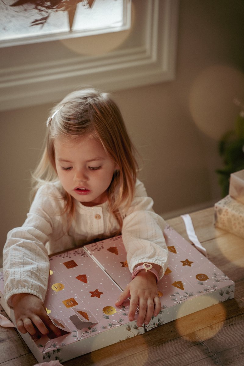 Little Dutch Adventskalender met armbandjes, bedels en stickers - 24 vakjes - Knutselen - Speelgoed kinderen - Voor meisjes – foto 3