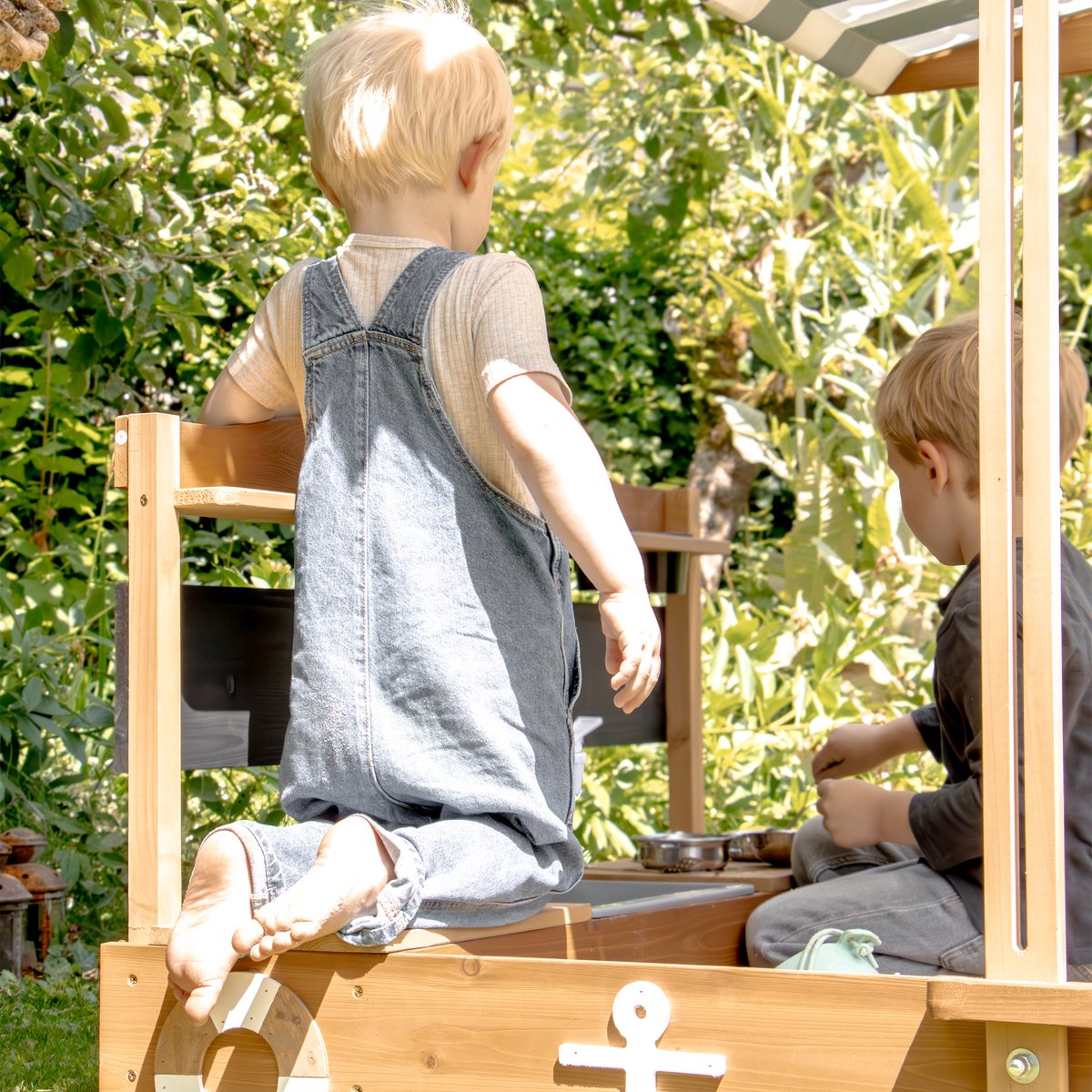 AXI Dora Boot zandbak met speelkeuken en dak (UV50) 160 x 100 cm Antraciet/bruin – Met krijtbord en opbergruimte - Inclusief gronddoek - 10 jaar garantie! — afbeelding 2
