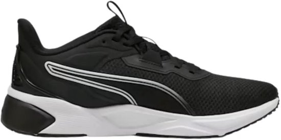 Zwarte PUMA sportschoen met witte accenten, witte zool en zwarte veters.