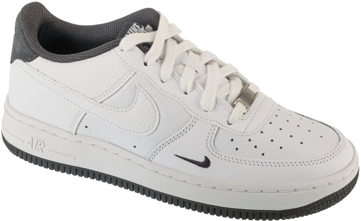 Nike Air Force 1 ’07 Lv8 voor een jongen Sneakers Wit