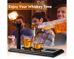 Whisky Karaf Set - Pistool Revolver Bar Set met 2 Glazen en Standaard Image