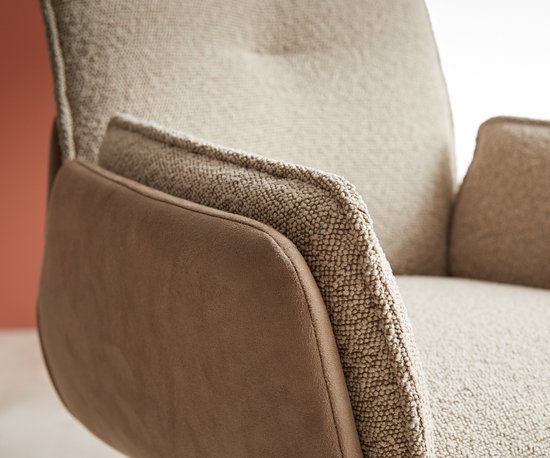 Chaise pivotante Nela - Structure en bois Flex , angulaire, mélange de matériaux naturels, boue, rotatif à 180°