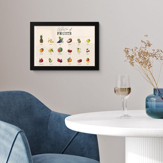 Affiche noir encadré avec diverses variétés de fruits, dont ananas, banane, raisin, noix de coco, kiwi, pomme, mandarine, citron, pastèque, framboise, poire, cerise, grenade, avocat, figue, abricot, fraise et mangue.