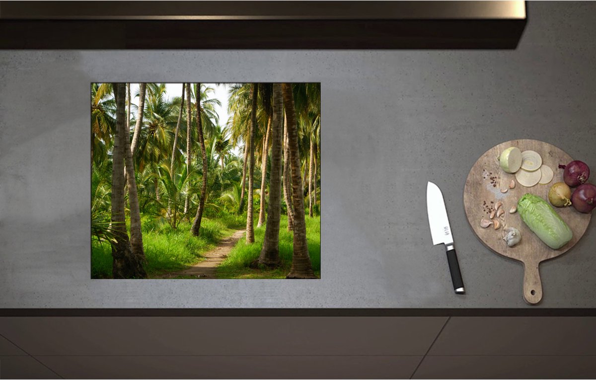 Inductieplaat Beschermer - Bospad in Bos van Hoge Palmbomen met Groen Gras - 58x50 cm - 2 mm Dik - Inductie Beschermer - Bescherming Inductiekookplaat - Kookplaat Beschermer van Wit Vinyl
