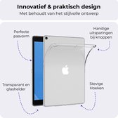 Hoes Geschikt voor iPad 10.2 2020 Hoesje Siliconen Case Hoes Back Cover Met 2x Screenprotector - Transparant