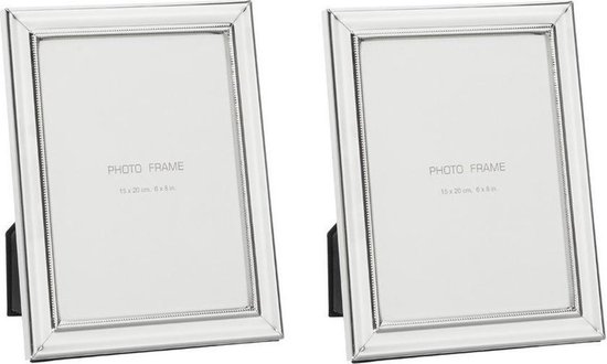 2x Zilveren fotolijstjes / fotoframes 19 x 24 cm - Fotolijstjes/fotoframes - Geschikt voor fotoformaat 15 x 20 cm - Op standaard