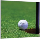 Acrylglas  –Witte Golfbal-50x50 (Met ophang)
