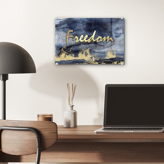® Glasschilderij 30x20 cm - Schilderij acrylglas - Quote - Vrijheid - Goud - Zwart - Foto op glas - Muurdecoratie woonkamer - Wanddecoratie slaapkamer - Schilderijen
