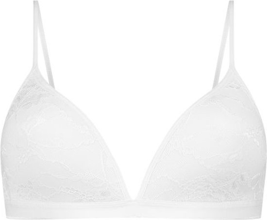 Witte kanten triangel bh met dunne bandjes en beugelvrije cups.