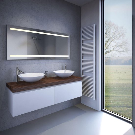 Hij pantoffel Vijandig Verwarmde badkamer spiegel met praktische LED verlichting en sensor 140 cm  breed | bol.com
