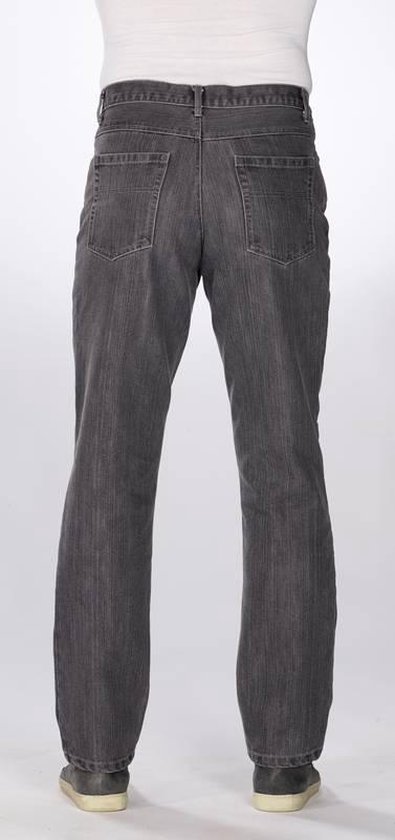 Bekijk onze jeans in grote maten voor dames | Zizzi