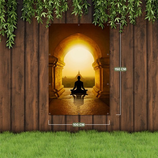 Gards Poster de jardin Homme faisant du Yoga dans un temple de Bouddha - 100x150 cm - Toile de jardin - Décoration de jardin - Décoration murale extérieur - Tableau de jardin