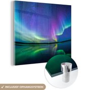 MuchoWow® Glasschilderij 90x90 cm - Schilderij acrylglas - Noorderlicht - Sterrenhemel - Reflectie - Foto op glas - Schilderijen