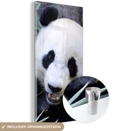 MuchoWow® Glasschilderij 80x160 cm - Schilderij acrylglas - Panda - Dier - Bladeren - Foto op glas - Schilderijen