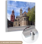 MuchoWow® Glasschilderij 90x90 cm - Schilderij acrylglas - Oud - Architectuur - Maastricht - Foto op glas - Schilderijen