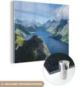 MuchoWow® Glasschilderij 50x50 cm - Schilderij acrylglas - Uitzicht over fjorden in Noorwegen - Foto op glas - Schilderijen