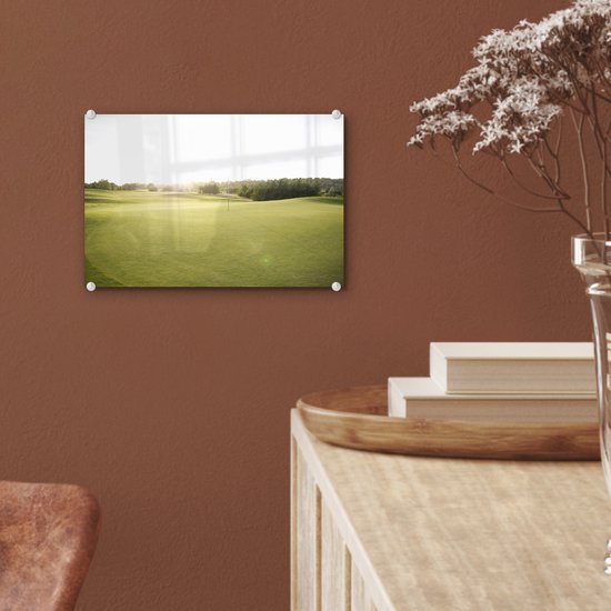 MuchoWow® Peinture sur verre 30x20 cm - Peinture sur verre acrylique - Vue sur un parcours de golf vert au lever du soleil - Photo sur verre - Peintures