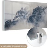 MuchoWow® Glasschilderij 40x20 cm - Schilderij acrylglas - Oostenrijk - Berg - Mist - Foto op glas - Schilderijen