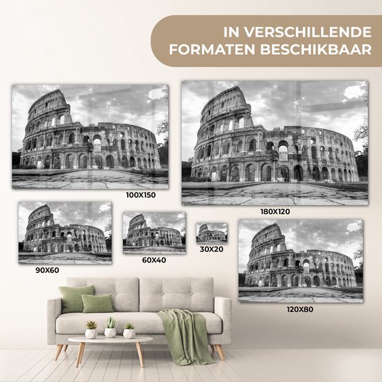 MuchoWow® Glasschilderij 30x20 cm - Schilderij acrylglas - Verlichte Colosseum in Rome - zwart wit - Foto op glas - Schilderijen