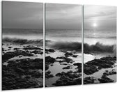GroepArt - Schilderij -  Zee, Strand - Zwart, Grijs - 120x80cm 3Luik - 6000+ Schilderijen 0p Canvas Art Collectie