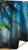 Gards Tuinposter Dichtbegroeide Jungle met Zonnestralen - 60x90 cm - Tuindoek - Tuindecoratie - Wanddecoratie buiten - Tuinschilderij