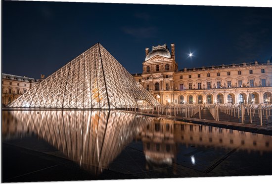 Dibond - Verlicht Louvre in Parijs, Frankrijk - 120x80 cm Foto op Aluminium (Met Ophangsysteem)