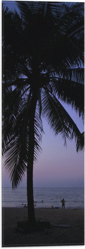 WallClassics - Vlag - Silhouet van Palmbomen tegen de Avond op het Strand - 20x60 cm Foto op Polyester Vlag