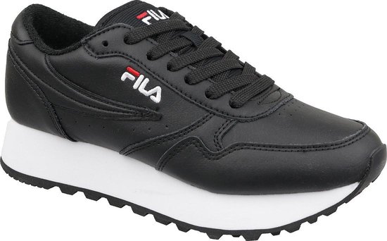 fila orbit low sneakers in white